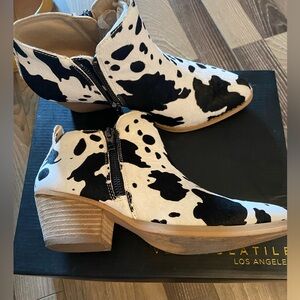 Like New Black & White Cowhide Booties